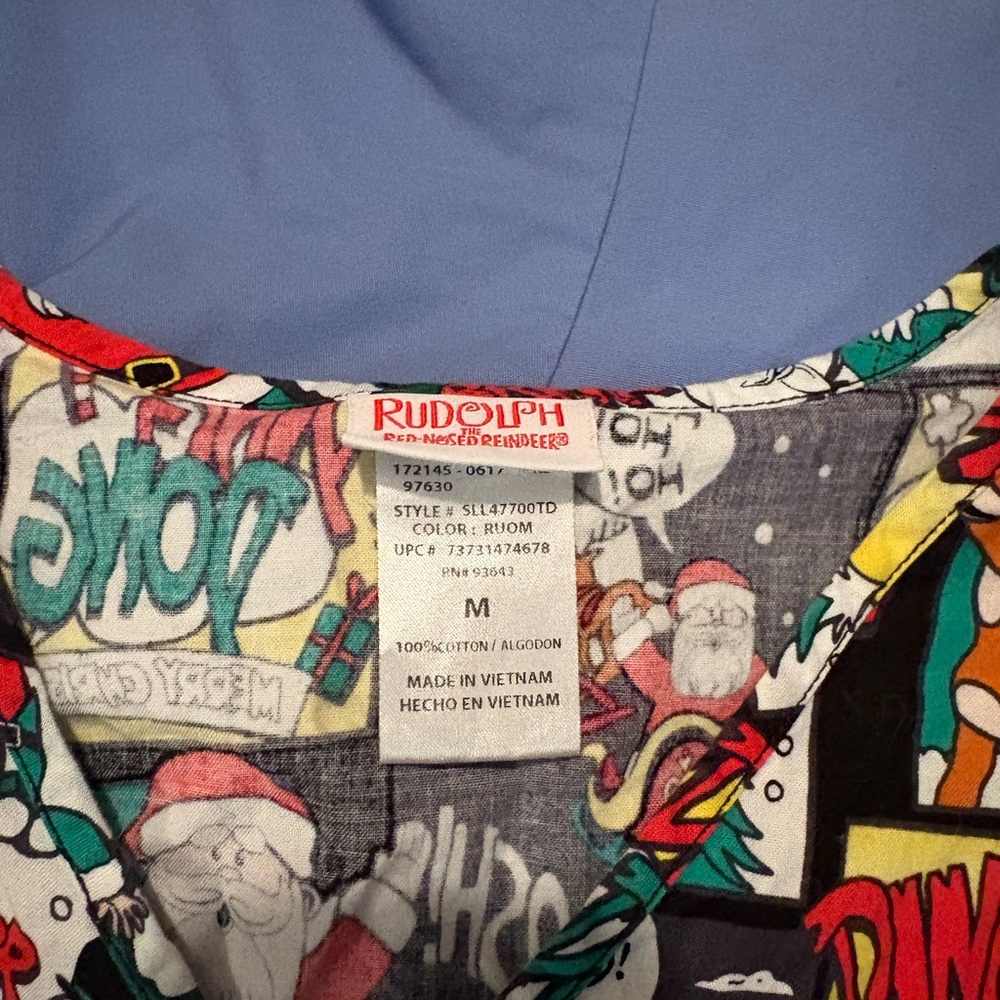 Bundle of 3 scrub tops - Picture 4 of 7